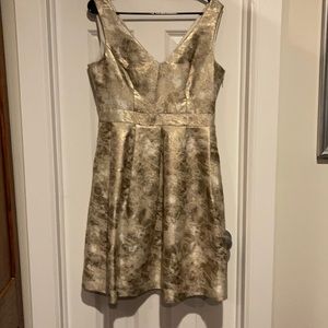 Super nice well made dress. Side zipper side slip hidden pockets.